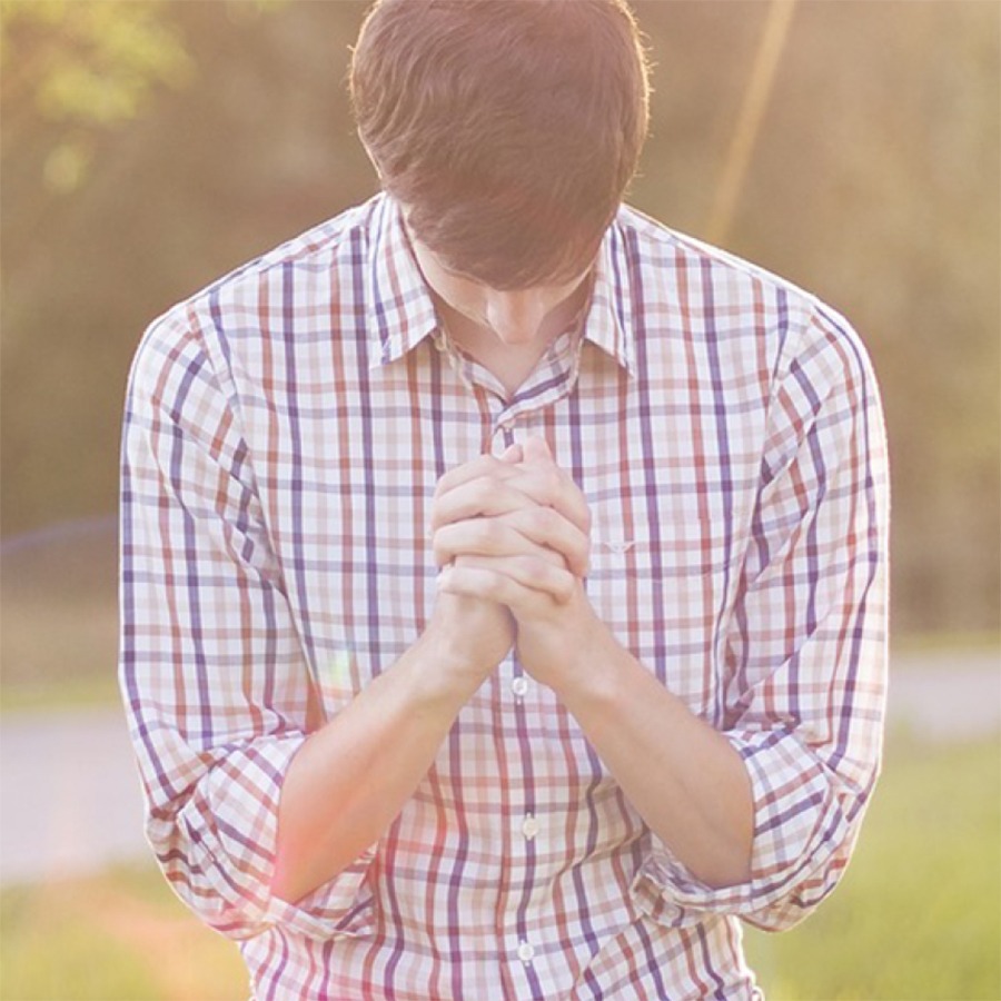 young-man-praying.jpg